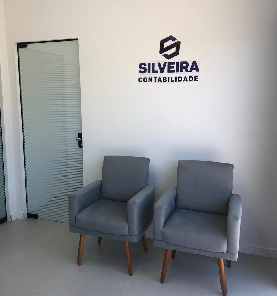 Recepção iluminada da Silveira Contabilidade